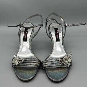 Nina silver iridescent slingback heels size 8